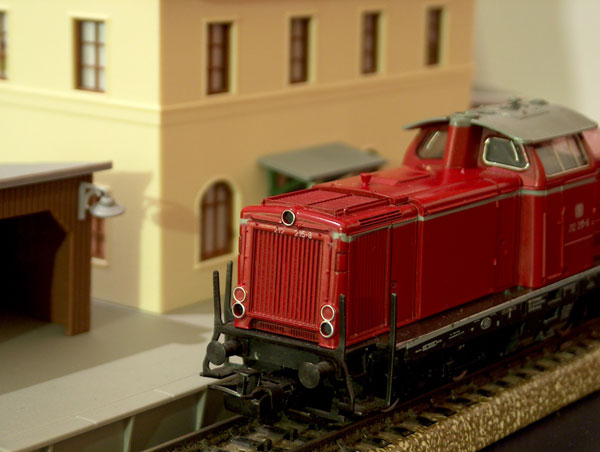 maerklin-v100-im-bahnhof